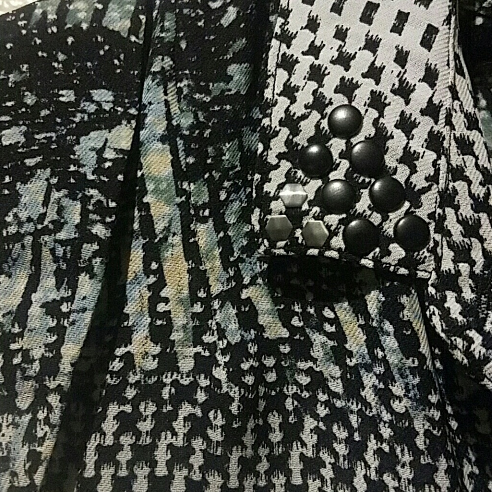 Silence + Noise sleeveless patterned buttondown